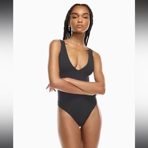 Babaton Contour V-Neck Bodysuit - black